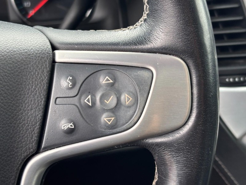 GMC Yukon Vehicle Full-screen Gallery Image 20