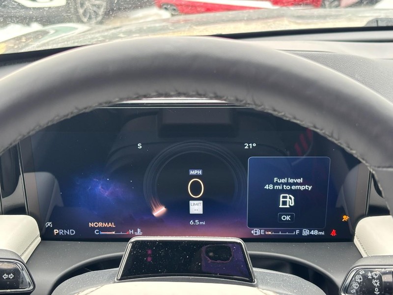 Lincoln Aviator Vehicle Full-screen Gallery Image 23