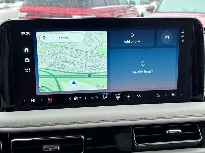 Lincoln Aviator Vehicle Full-screen Gallery Image 24