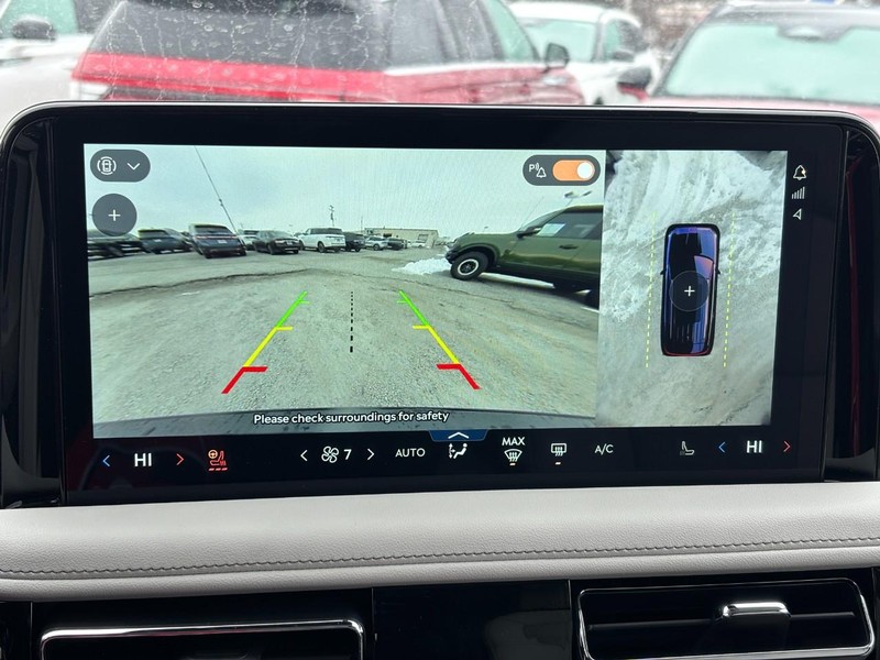 Lincoln Aviator Vehicle Full-screen Gallery Image 25