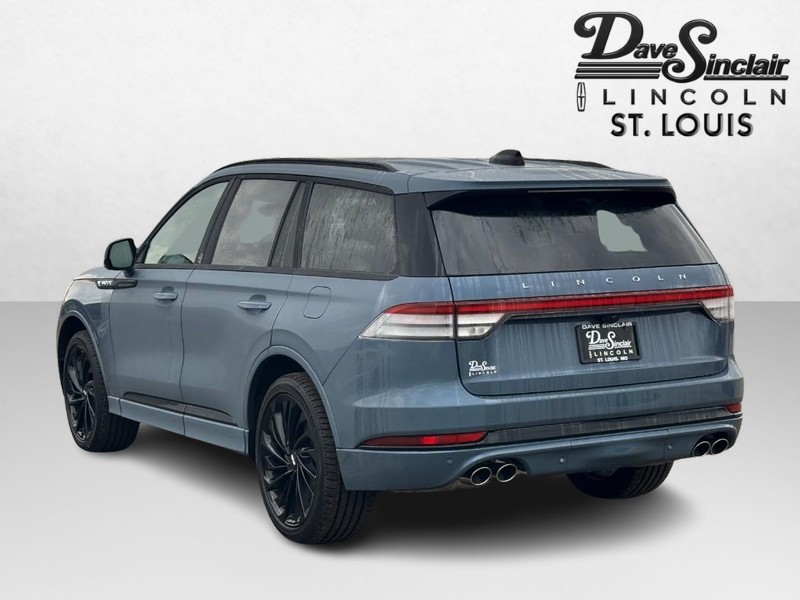 Lincoln Aviator Vehicle Full-screen Gallery Image 05