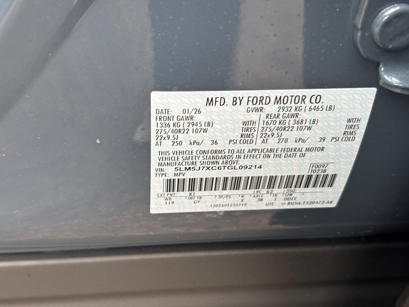 Lincoln Aviator Vehicle Full-screen Gallery Image 27