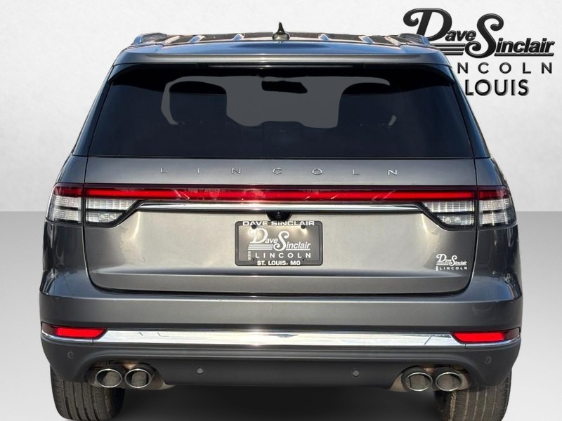 Lincoln Aviator Vehicle Full-screen Gallery Image 04