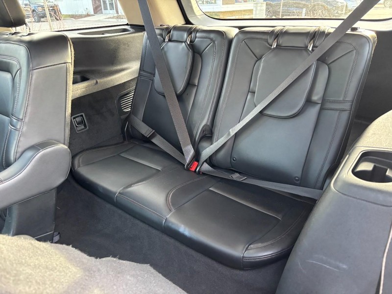 Lincoln Aviator Vehicle Full-screen Gallery Image 11