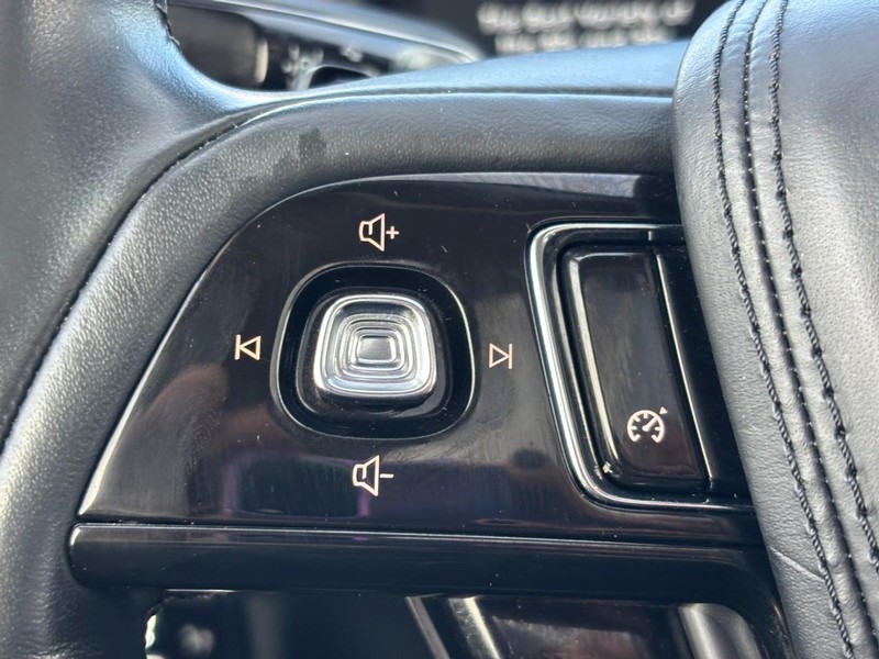 Lincoln Aviator Vehicle Full-screen Gallery Image 19