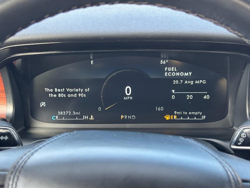 Lincoln Aviator Vehicle Full-screen Gallery Image 21