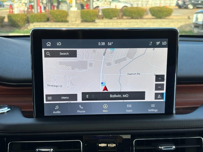 Lincoln Aviator Vehicle Full-screen Gallery Image 23