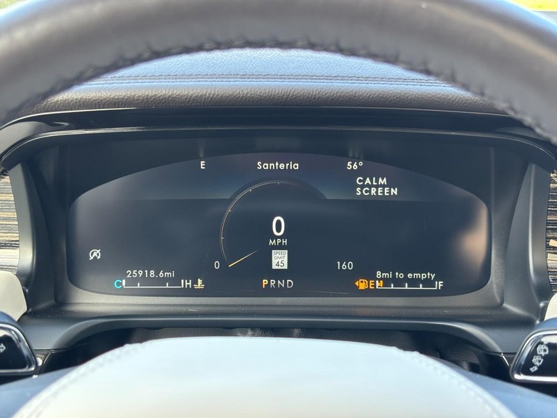 Lincoln Aviator Vehicle Full-screen Gallery Image 21