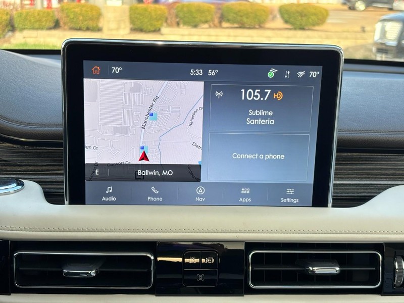 Lincoln Aviator Vehicle Full-screen Gallery Image 22