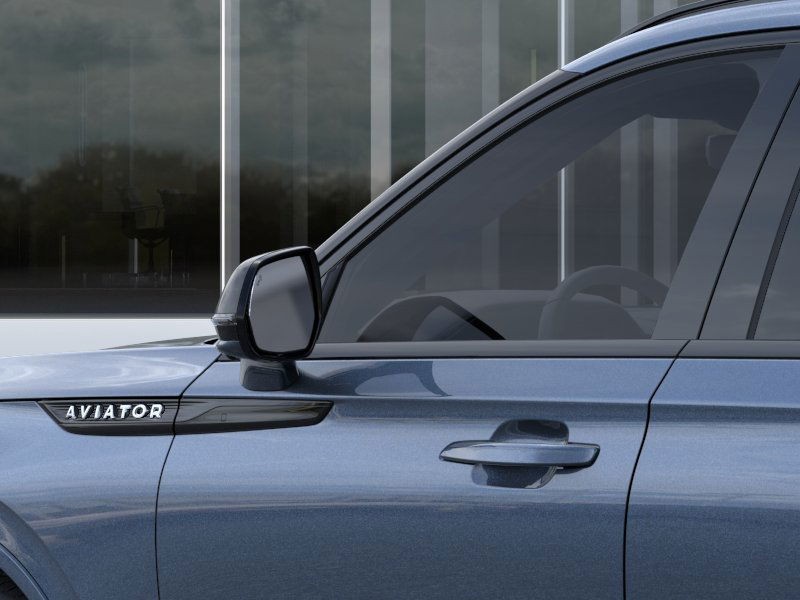 Lincoln Aviator Vehicle Full-screen Gallery Image 21