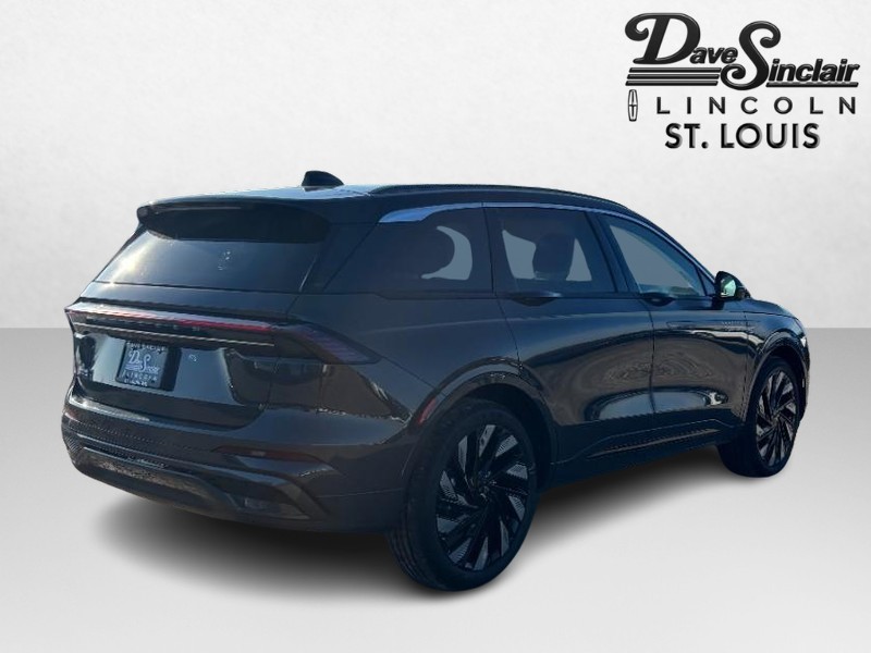 Lincoln Nautilus Vehicle Full-screen Gallery Image 05