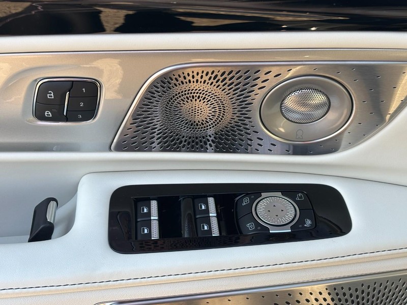 Lincoln Nautilus Vehicle Full-screen Gallery Image 17