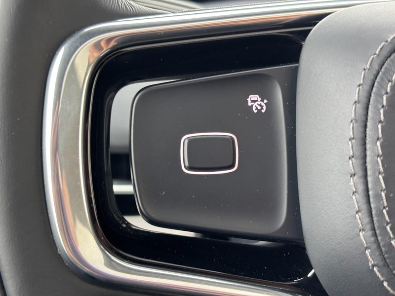 Lincoln Navigator L Vehicle Full-screen Gallery Image 19