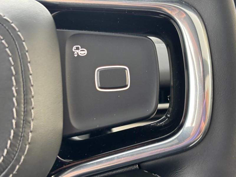 Lincoln Navigator L Vehicle Full-screen Gallery Image 21