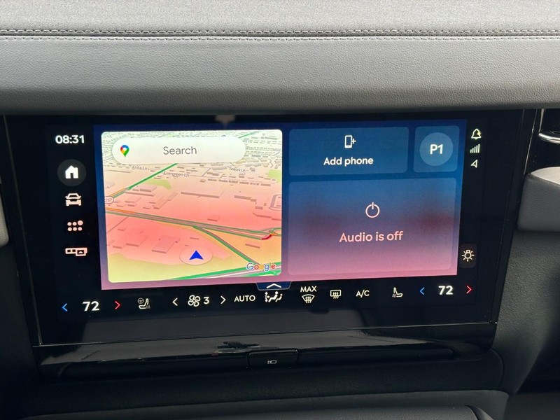 Lincoln Navigator L Vehicle Full-screen Gallery Image 25