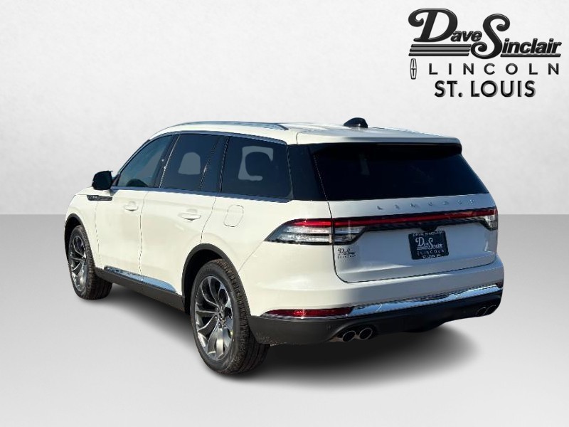 Lincoln Aviator Vehicle Full-screen Gallery Image 07