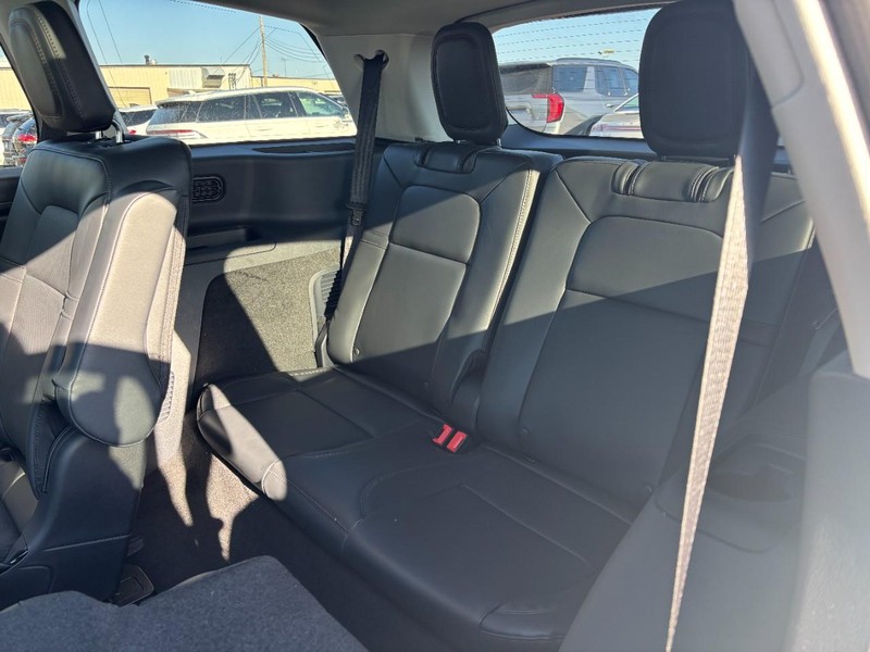 Lincoln Aviator Vehicle Full-screen Gallery Image 11