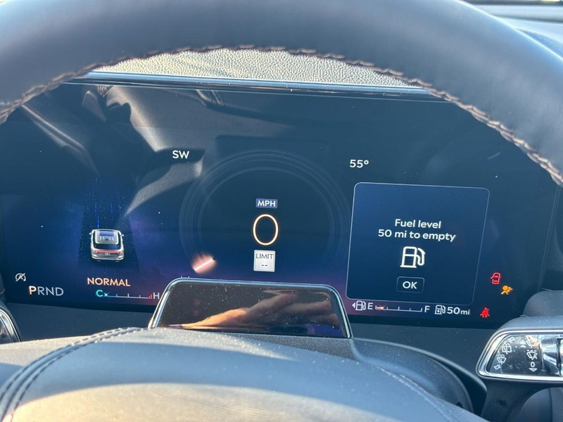 Lincoln Aviator Vehicle Full-screen Gallery Image 23