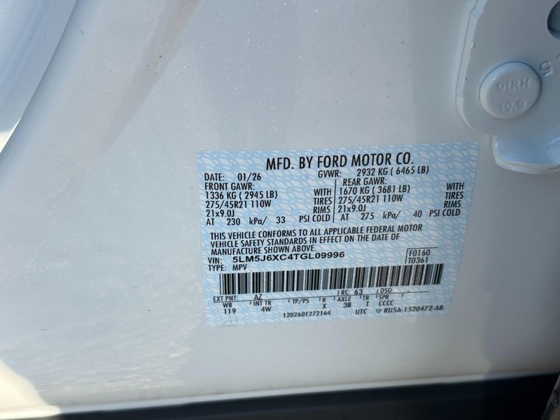 Lincoln Aviator Vehicle Full-screen Gallery Image 27