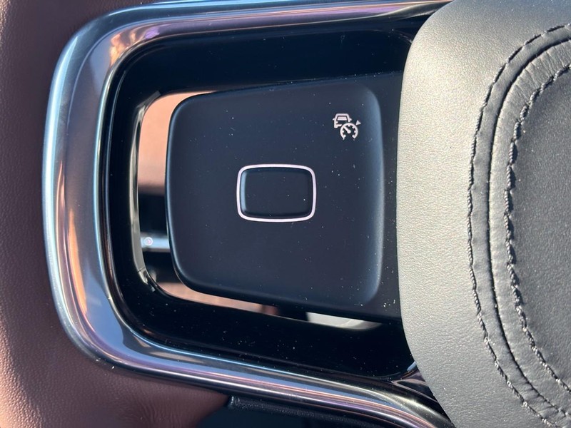 Lincoln Navigator L Vehicle Full-screen Gallery Image 20