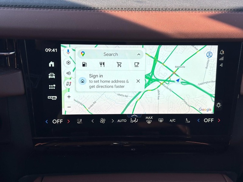 Lincoln Navigator L Vehicle Full-screen Gallery Image 25