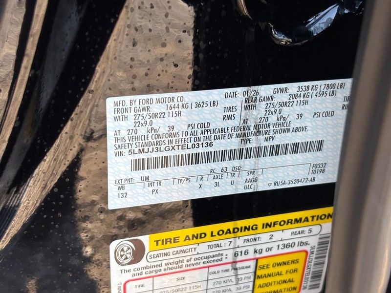 Lincoln Navigator L Vehicle Full-screen Gallery Image 27