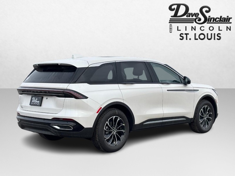 Lincoln Nautilus Vehicle Full-screen Gallery Image 03