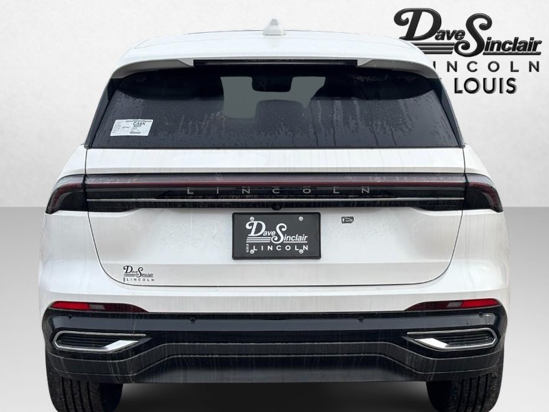 Lincoln Nautilus Vehicle Full-screen Gallery Image 04