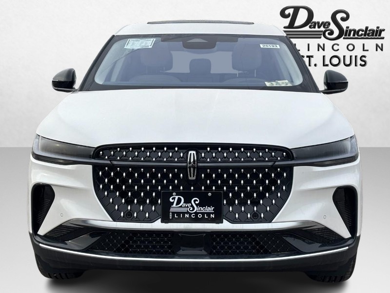 Lincoln Nautilus Vehicle Full-screen Gallery Image 09