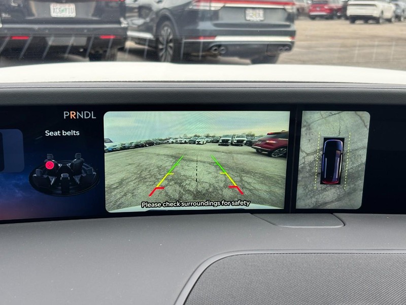 Lincoln Nautilus Vehicle Full-screen Gallery Image 24