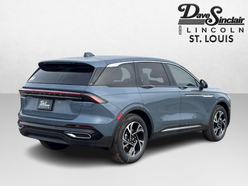 Lincoln Nautilus Vehicle Full-screen Gallery Image 03