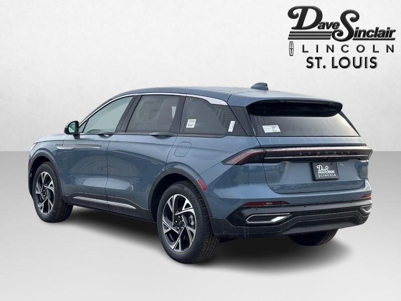 Lincoln Nautilus Vehicle Full-screen Gallery Image 05