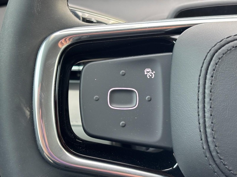 Lincoln Nautilus Vehicle Full-screen Gallery Image 18