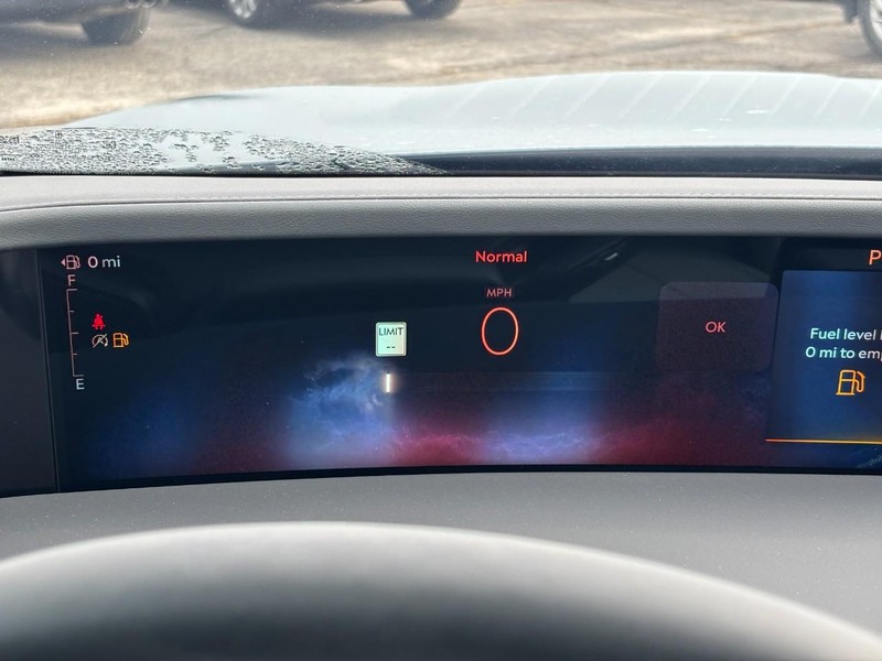 Lincoln Nautilus Vehicle Full-screen Gallery Image 21