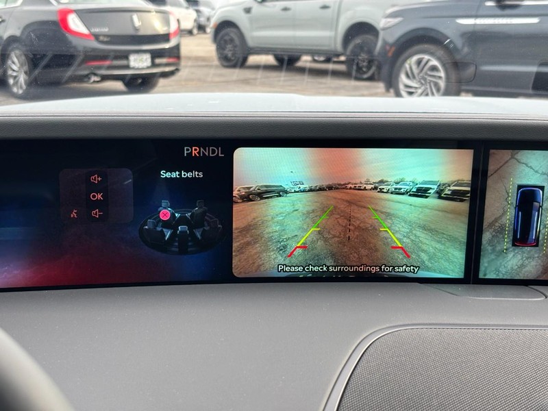 Lincoln Nautilus Vehicle Full-screen Gallery Image 23