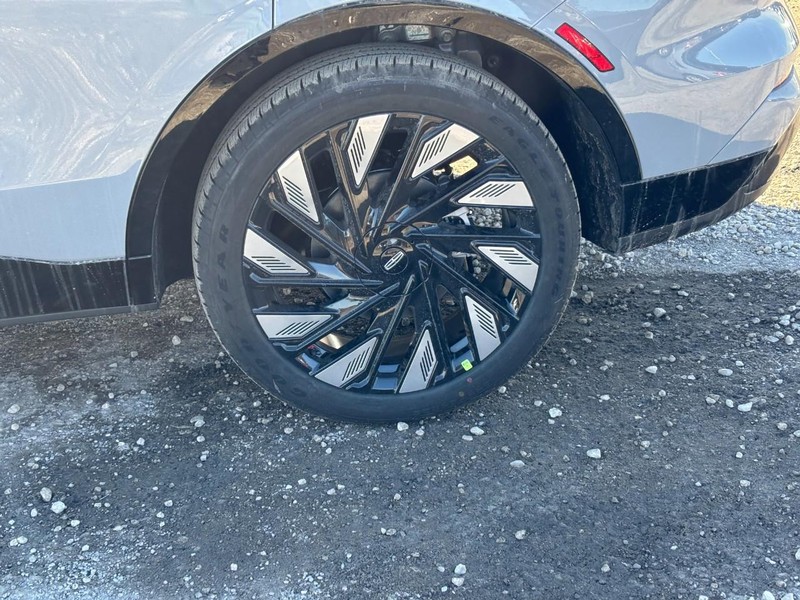 Lincoln Nautilus Vehicle Full-screen Gallery Image 10