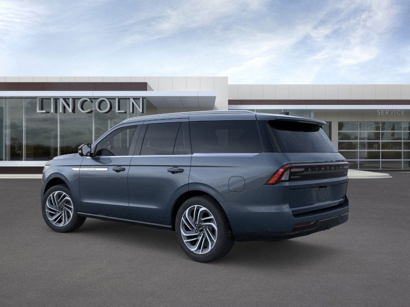 Lincoln Navigator Vehicle Full-screen Gallery Image 04