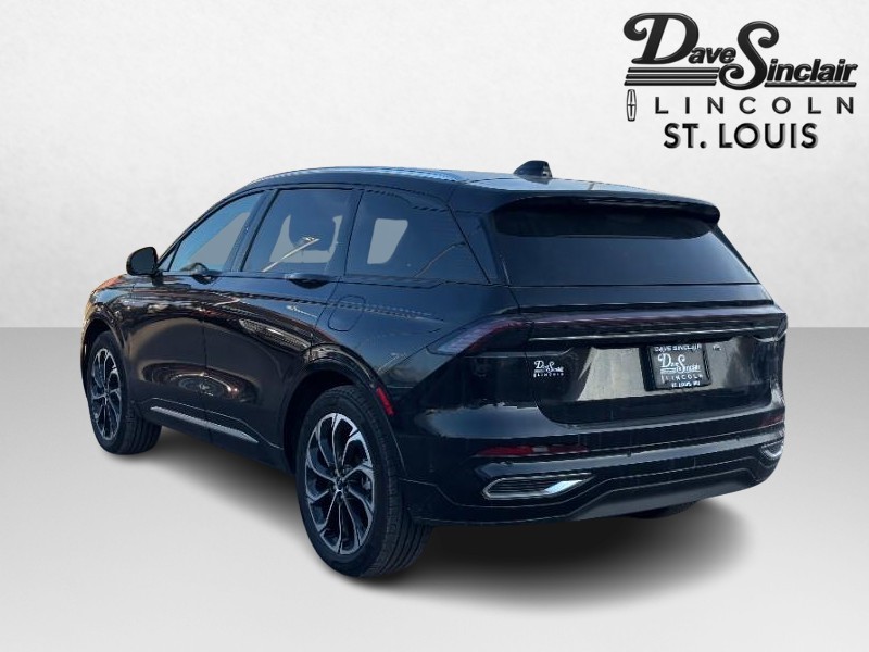 Lincoln Nautilus Vehicle Full-screen Gallery Image 05