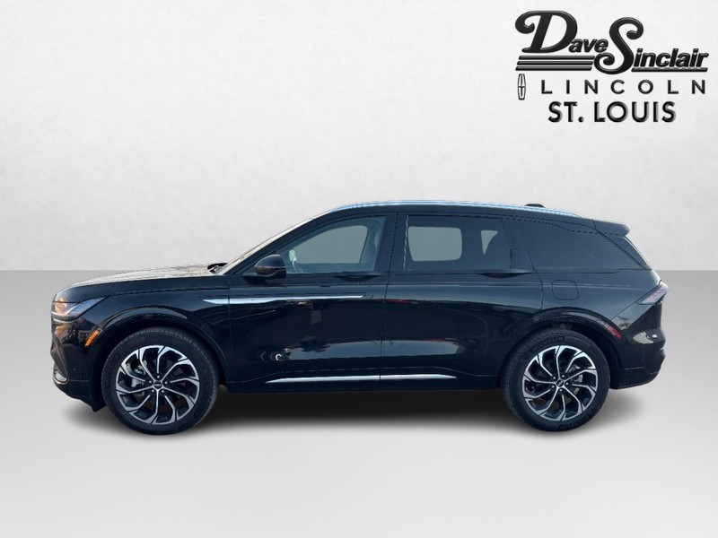 Lincoln Nautilus Vehicle Full-screen Gallery Image 06