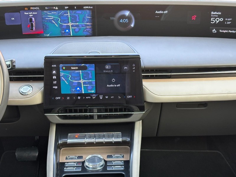 Lincoln Nautilus Vehicle Full-screen Gallery Image 14