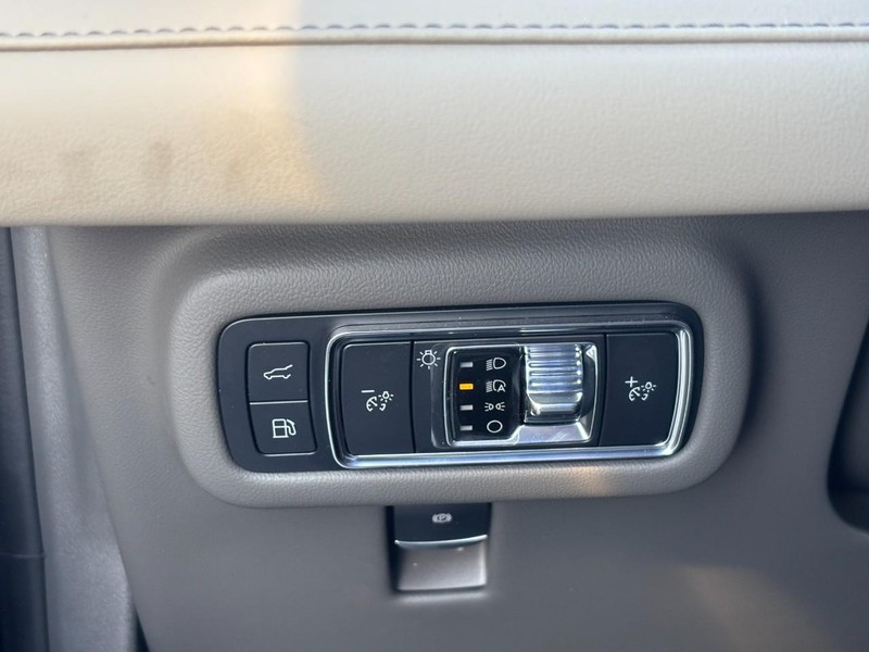 Lincoln Nautilus Vehicle Full-screen Gallery Image 18