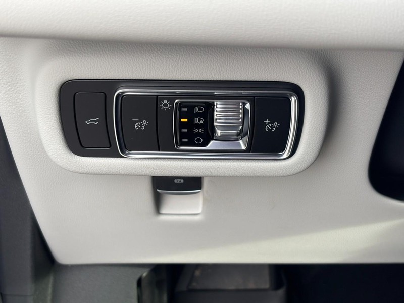 Lincoln Nautilus Vehicle Full-screen Gallery Image 18