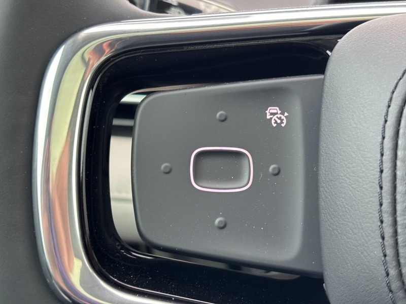 Lincoln Nautilus Vehicle Full-screen Gallery Image 19