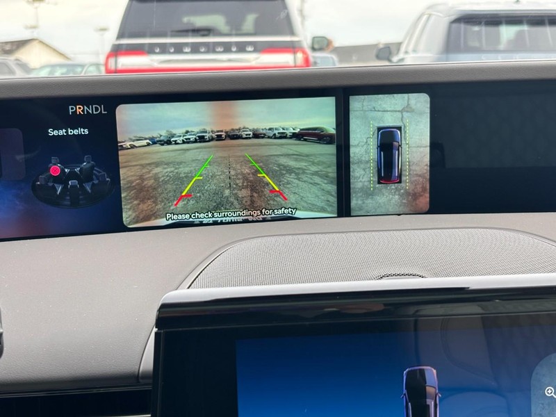 Lincoln Nautilus Vehicle Full-screen Gallery Image 24