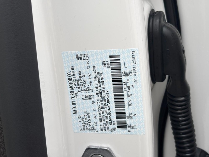 Lincoln Nautilus Vehicle Full-screen Gallery Image 27