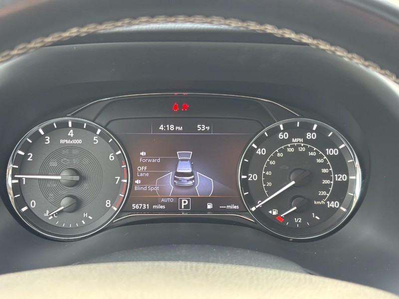 INFINITI QX80 Vehicle Full-screen Gallery Image 23