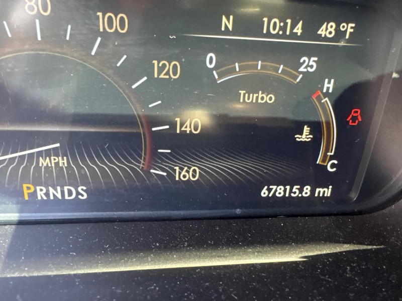 Lincoln Continental Vehicle Full-screen Gallery Image 07