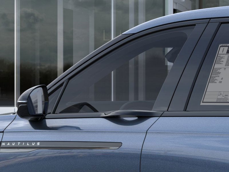 Lincoln Nautilus Vehicle Full-screen Gallery Image 21