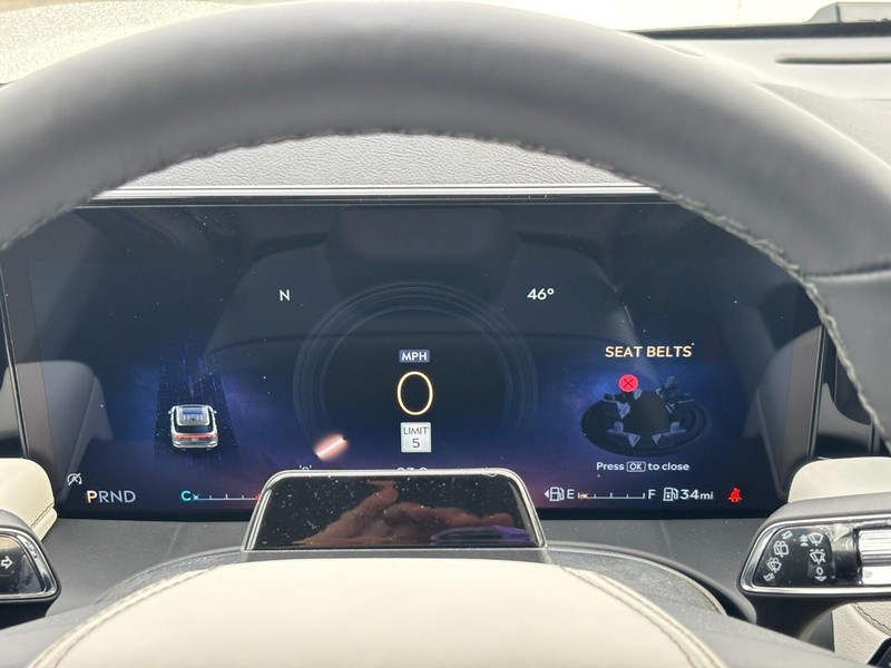 Lincoln Aviator Vehicle Full-screen Gallery Image 23