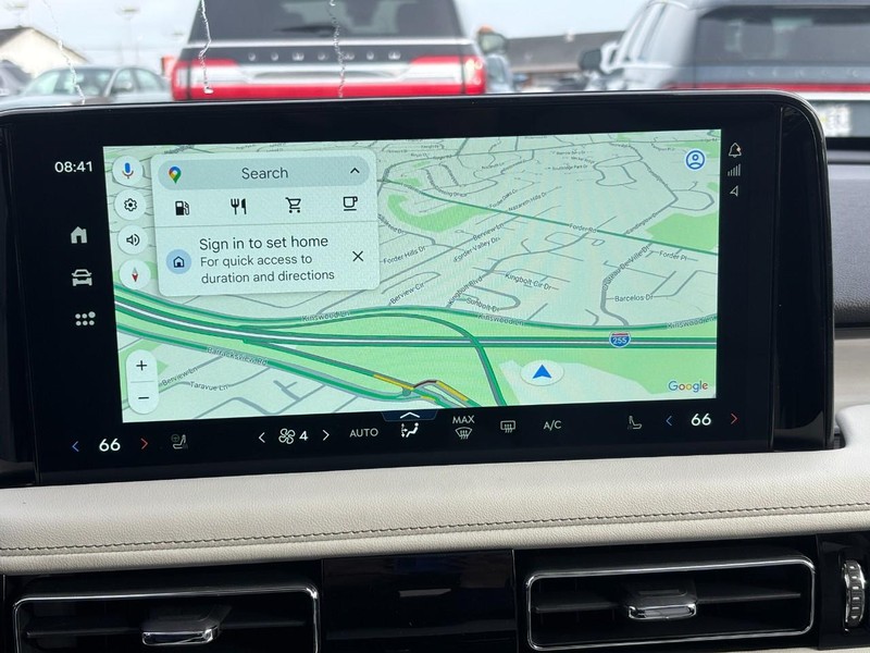 Lincoln Aviator Vehicle Full-screen Gallery Image 24